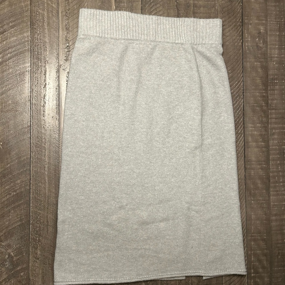 Elegant Gray Women's Knit Skirt